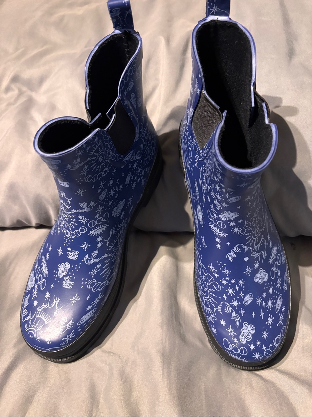 GOGO Navy Blue Womens 
Rain Boots with White Celestial Print